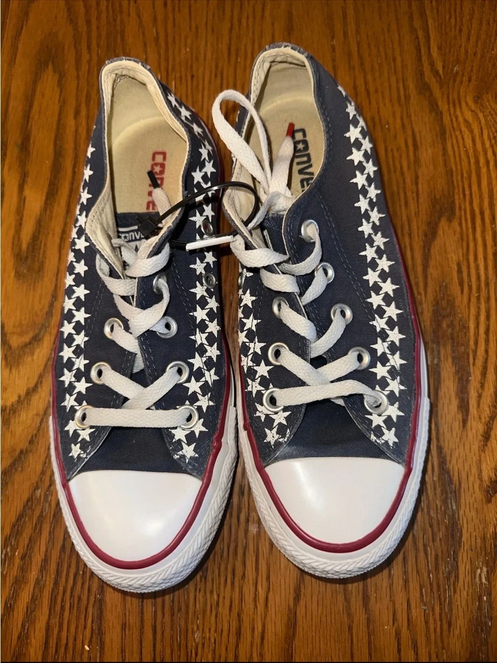 Converse red white and blue low top shoes size womens 8 - Picture 1 of 5